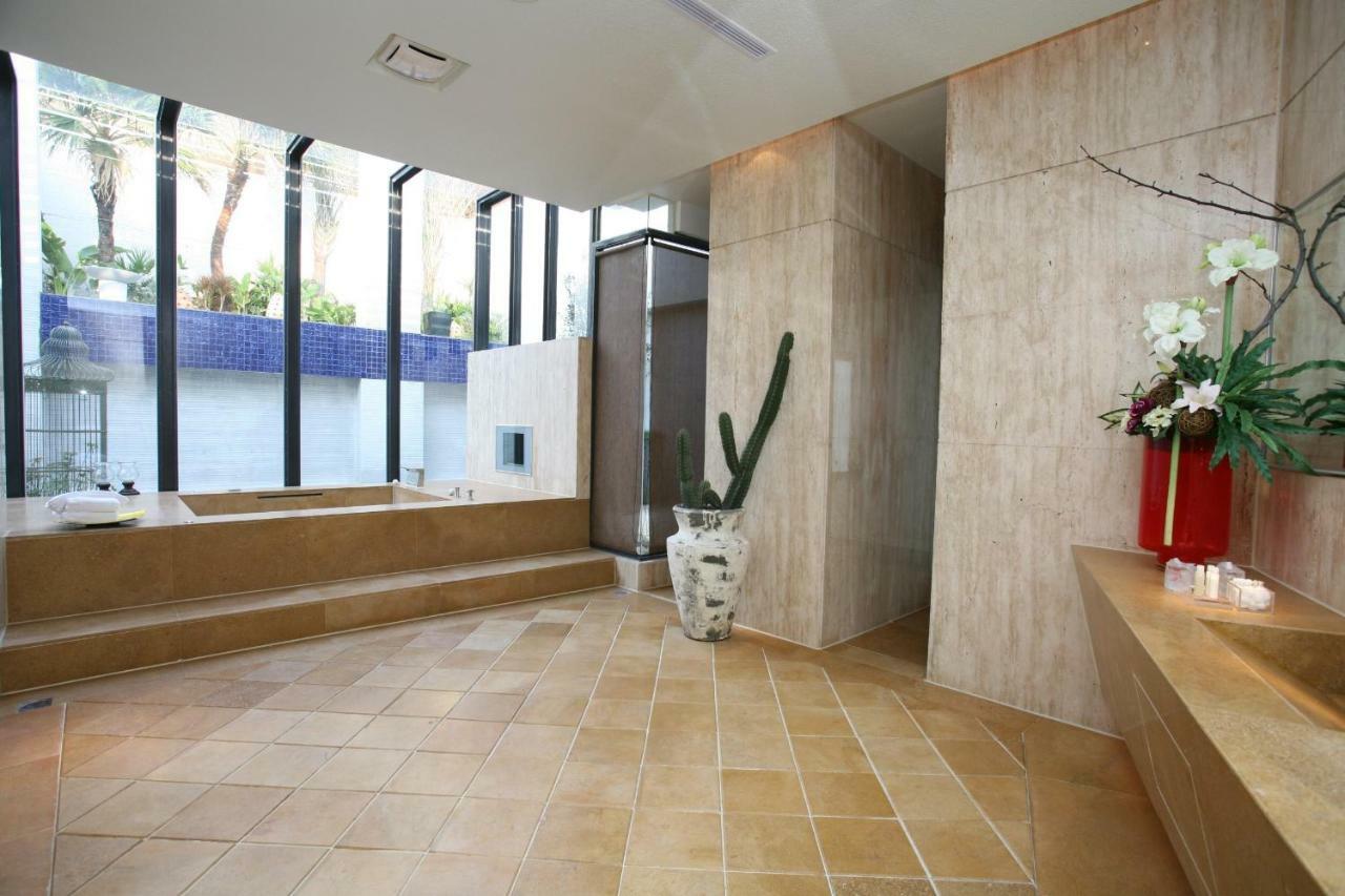 Chateau Boutique Motel Taichung Extérieur photo